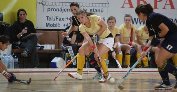 Alina Fischer in Bedrngnis. Foto: Dr. Wofgang Sternberger