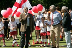 EHF-Prsident Leandro Negre bei der Erffnung des Europacup-Turniers in Kln. Foto: Wolfgang Sternberger